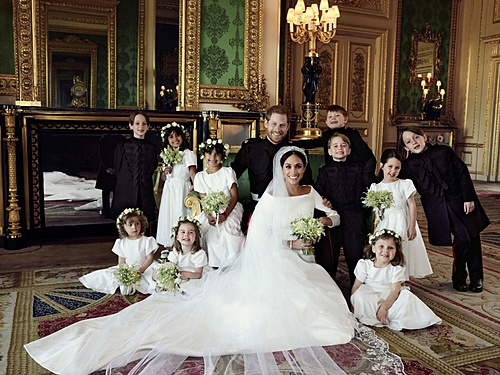 Нажмите на изображение для увеличения. 

Название:	meghan-markle-prince-harry-official-wedding-portraits-05-19-2018-1.jpg 
Просмотров:	104 
Размер:	203.8 Кб 
ID:	10237
