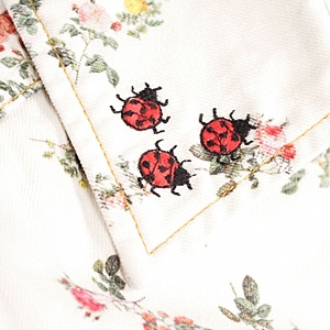 Нажмите на изображение для увеличения. 

Название:	vivienne-westwood-anglomania-lee-new-icon-jacket-ecru-floral-4.jpg 
Просмотров:	576 
Размер:	84.8 Кб 
ID:	4839