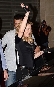 Нажмите на изображение для увеличения. 

Название:	madonna-082113- (1).jpg 
Просмотров:	1134 
Размер:	76.5 Кб 
ID:	4841