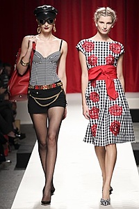 Нажмите на изображение для увеличения. 

Название:	Moschino00180h_320x480.jpg 
Просмотров:	1059 
Размер:	41.2 Кб 
ID:	5071