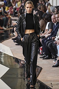 Нажмите на изображение для увеличения. 

Название:	Trussardi9.jpg 
Просмотров:	838 
Размер:	41.4 Кб 
ID:	5119