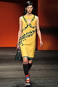 Нажмите на изображение для увеличения. 

Название:	Prada7.jpg 
Просмотров:	1403 
Размер:	29.6 Кб 
ID:	5144