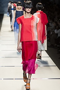 Нажмите на изображение для увеличения. 

Название:	Fendi3.jpg 
Просмотров:	1269 
Размер:	29.4 Кб 
ID:	5186