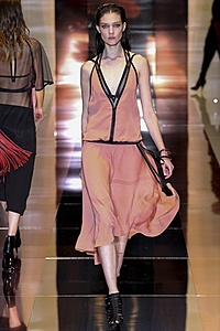 Нажмите на изображение для увеличения. 

Название:	Gucci4.jpg 
Просмотров:	1166 
Размер:	36.5 Кб 
ID:	5252