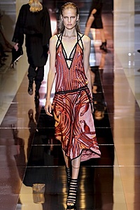 Нажмите на изображение для увеличения. 

Название:	Gucci2.jpg 
Просмотров:	1245 
Размер:	40.4 Кб 
ID:	5254
