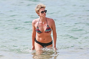 Нажмите на изображение для увеличения. 

Название:	charlize-theron-123013-_8.jpg 
Просмотров:	756 
Размер:	25.4 Кб 
ID:	6192