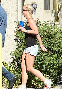 Нажмите на изображение для увеличения. 

Название:	britney-spears-in-shorts-out-in-westlake-village-october-2015_1_thumbnail.jpg 
Просмотров:	767 
Размер:	154.7 Кб 
ID:	8114