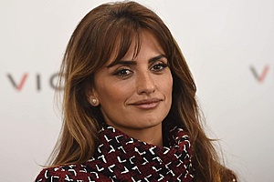 Нажмите на изображение для увеличения. 

Название:	penelope-cruz-unoentrecienmil-presentation-for-viceroy-in-madrid-october-2015_3.jpg 
Просмотров:	792 
Размер:	105.9 Кб 
ID:	8115