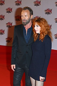 Нажмите на изображение для увеличения. 

Название:	mylene-farmer-2015-nrj-music-awards-at-palais-des-festivals-in-cannes_7.jpg 
Просмотров:	1224 
Размер:	116.4 Кб 
ID:	8201
