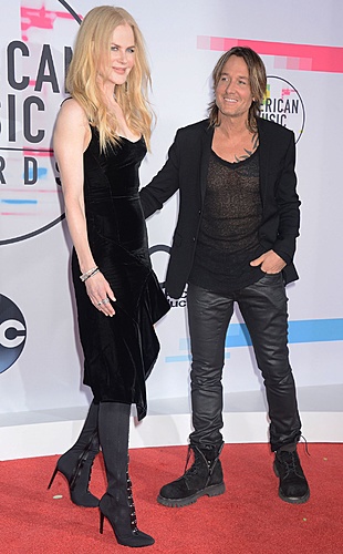 Нажмите на изображение для увеличения. 

Название:	nicole-kidman-american-music-awards-2017-in-los-angeles-7.jpg 
Просмотров:	760 
Размер:	125.5 Кб 
ID:	9695
