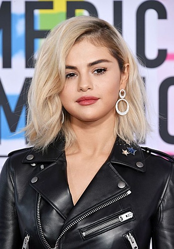 Нажмите на изображение для увеличения. 

Название:	selena-gomez-american-music-awards-2017-in-los-angeles-21_thumbnail.jpg 
Просмотров:	788 
Размер:	65.3 Кб 
ID:	9699