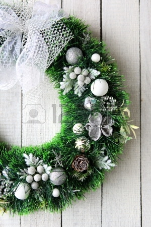 Название: 22829225-adventskranz-in-silber-auf-wei-e-t-r-schlie-en-lebensmitteln-bis.jpg
Просмотров: 923

Размер: 133.2 Кб