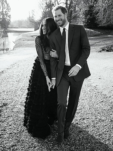 Нажмите на изображение для увеличения. 

Название:	meghan-markle-and-prince-harry-engagement-photos-december-2017-0.jpg 
Просмотров:	651 
Размер:	204.5 Кб 
ID:	9880