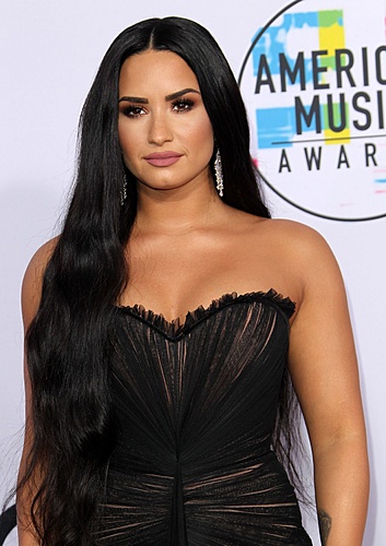 Нажмите на изображение для увеличения. 

Название:	demi-lovato-american-music-awards-2017-in-los-angeles-3.jpg 
Просмотров:	144 
Размер:	133.1 Кб 
ID:	9697