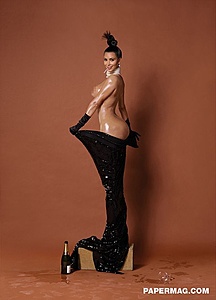 Нажмите на изображение для увеличения. 

Название:	Kim-Kardashian-Paper-magazine.jpg 
Просмотров:	1472 
Размер:	78.8 Кб 
ID:	7063