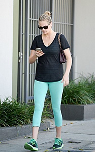 Нажмите на изображение для увеличения. 

Название:	kate-upton-in-leggings-out-in-west-hollywood-october-2015_6.jpg 
Просмотров:	473 
Размер:	120.4 Кб 
ID:	8118